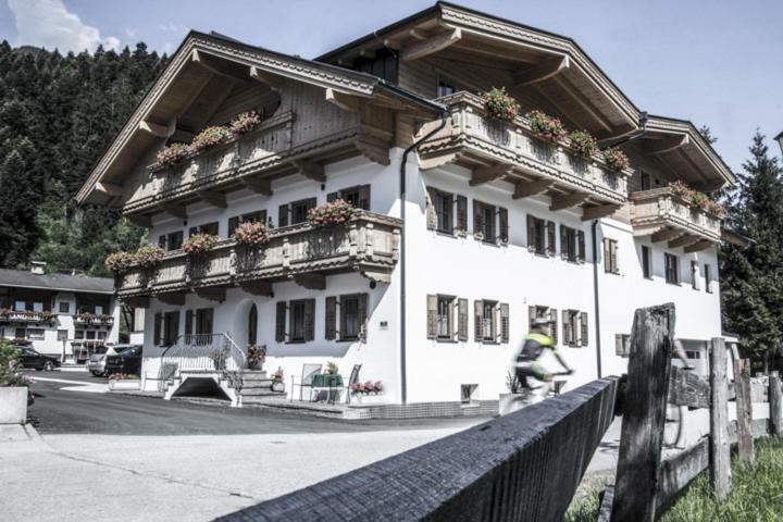 Apart Soellbacherhof Fuegen Exterior photo